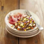 Salade de lentilles, Champignons Lou, Jambon & Pignons grillés